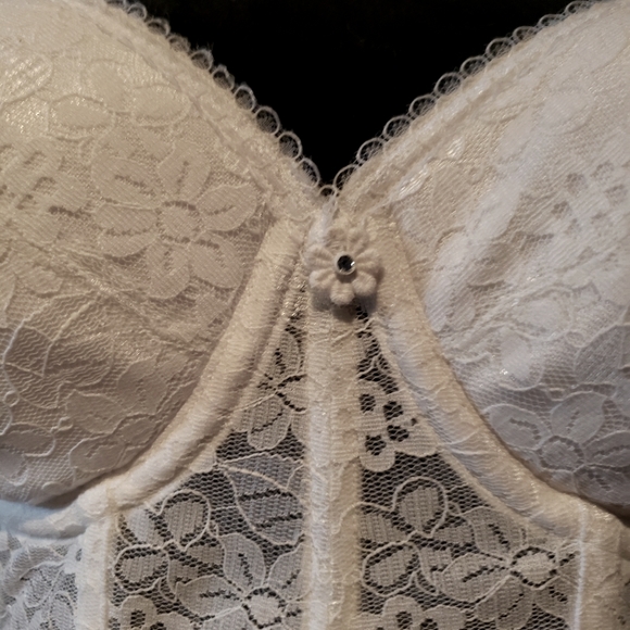 Lace push-up corset bra - Picture 2 of 7